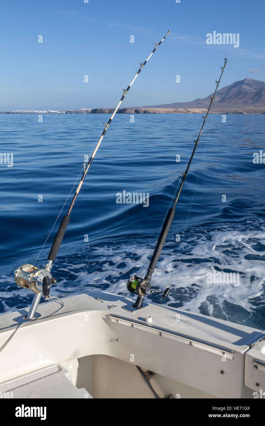 Pêche au gros en Canaries, Espagne. Les moulinets de pêche et des bielles sur le bateau Banque D'Images