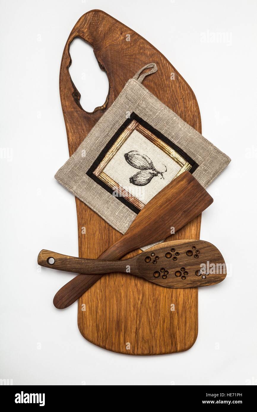 Matériel de cuisine - planche à découper en bois, d'outils et de linge de maison manique patchwork Banque D'Images