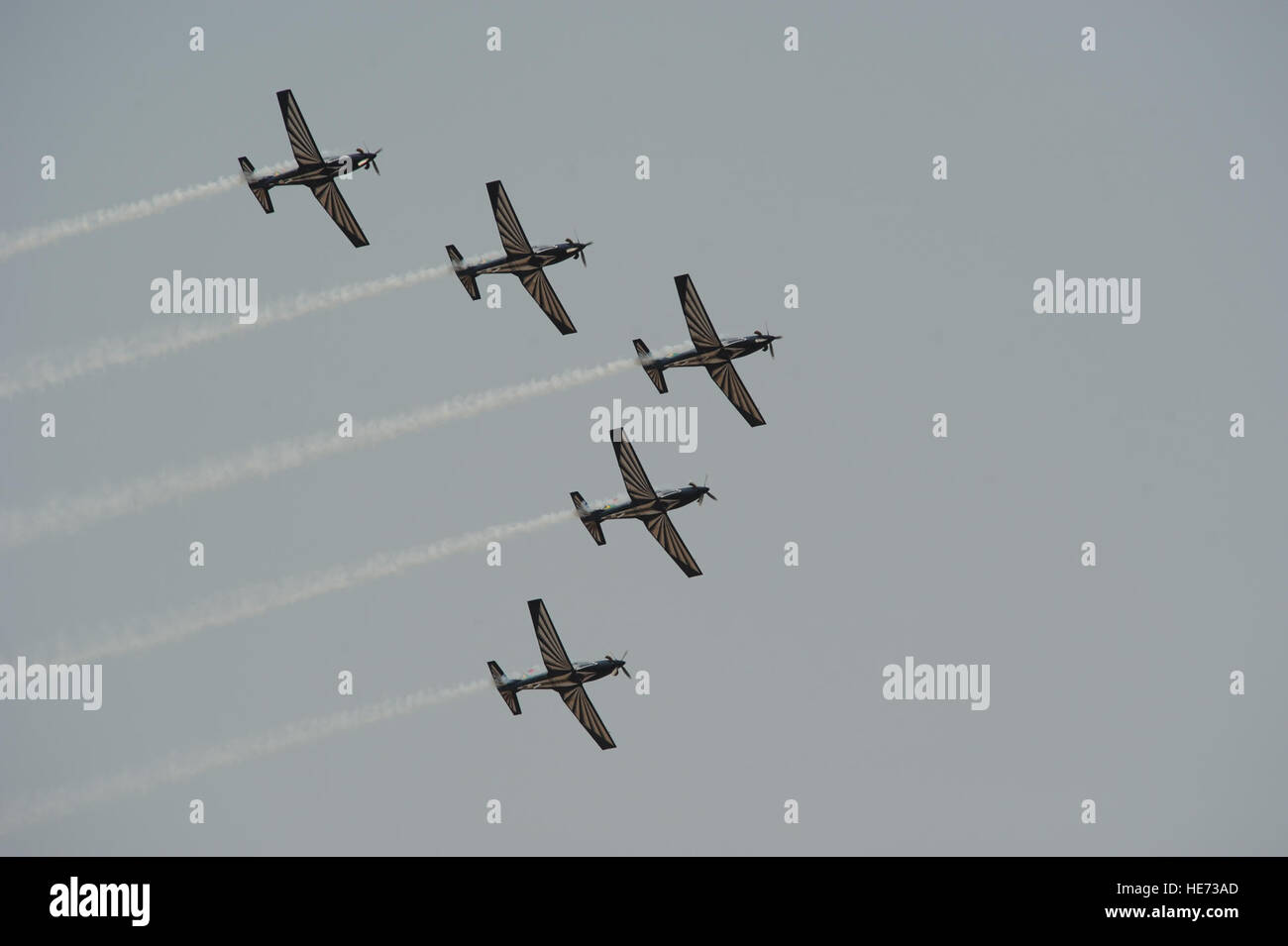 PRETORIA, Afrique du Sud -- Soldats, marins, aviateurs et marines sont à Pretoria, Afrique du Sud, participant à l'aérospatiale et de la défense de l'Afrique de l'Expo 2012, du 18 au 23 septembre. Service actif, garde côtière et dans la réserve ont participé à l'événement afin de renforcer les partenariats avec l'Afrique et les autres pays participants. Les militaires présents à l'expo a également pris part à une variété d'activités de relations communautaires pendant qu'en Afrique pour aider à favoriser la confiance et le lien entre le peuple d'Afrique du Sud et les États-Unis Le s.. Benjamin Wilson) Banque D'Images