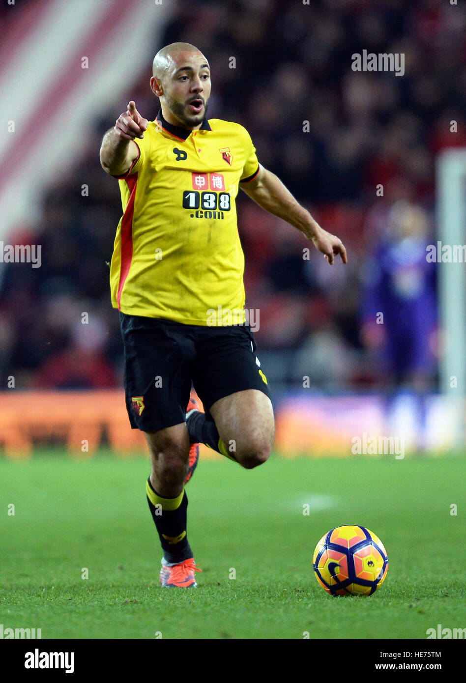 La Watford Nordin Amrabat au cours de la Premier League match au stade de la lumière, Sunderland. ASSOCIATION DE PRESSE Photo. Photo date : Samedi 17 décembre 2016. Voir l'ACTIVITÉ DE SOCCER histoire Sunderland. Crédit photo doit se lire : Anna Gowthorpe/PA Wire. RESTRICTIONS : EDITORIAL N'utilisez que pas d'utilisation non autorisée avec l'audio, vidéo, données, listes de luminaire, club ou la Ligue de logos ou services 'live'. En ligne De-match utilisation limitée à 75 images, aucune émulation. Aucune utilisation de pari, de jeux ou d'un club ou la ligue/dvd publications. Banque D'Images