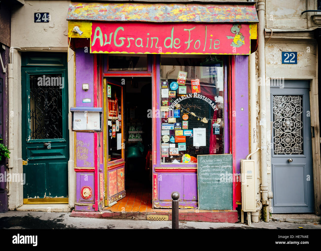 Enseigne restaurant petit paris Banque de photographies et d’images à ...
