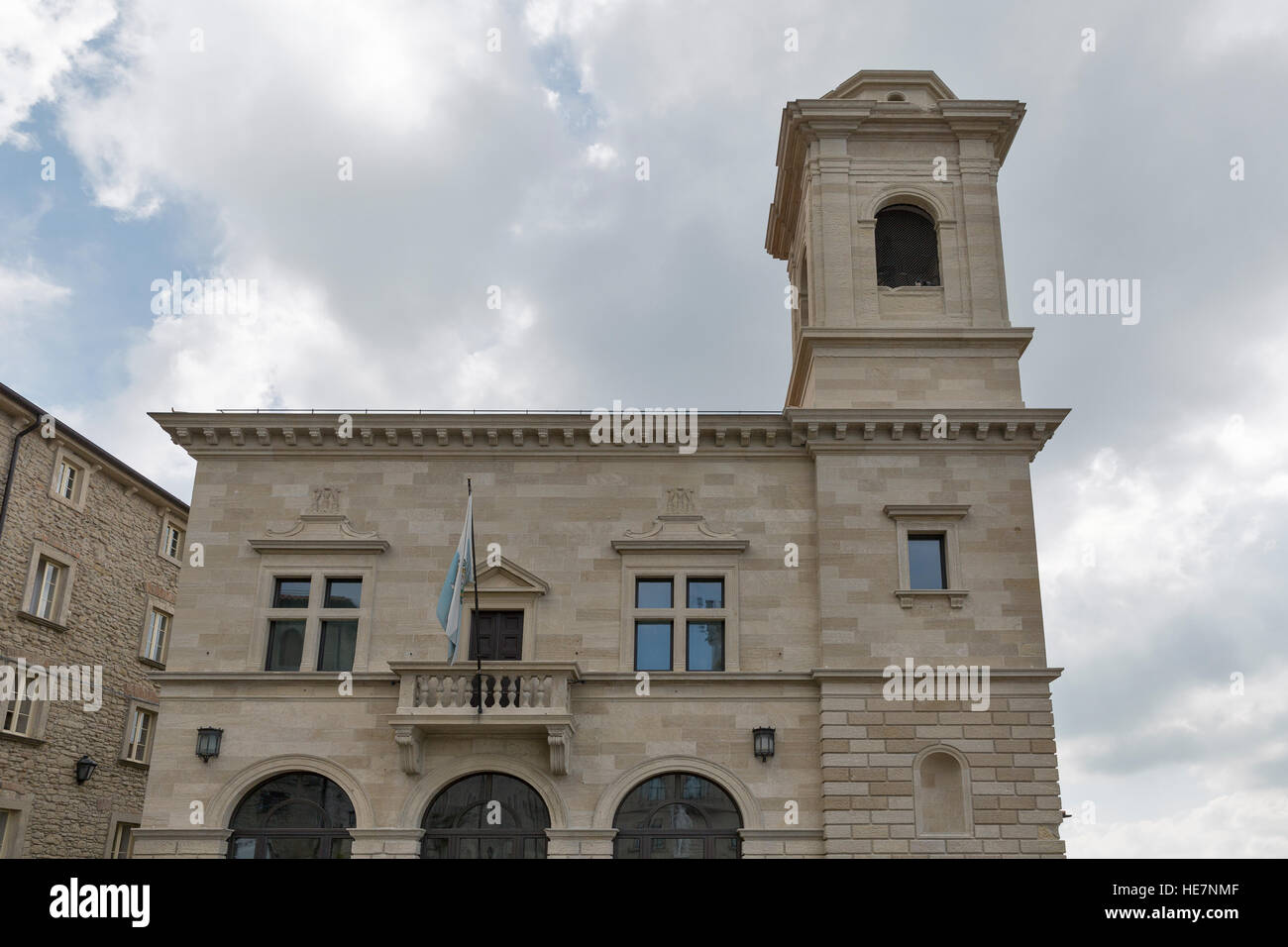 Ancien bâtiment de la place de la liberté à San Marino Banque D'Images