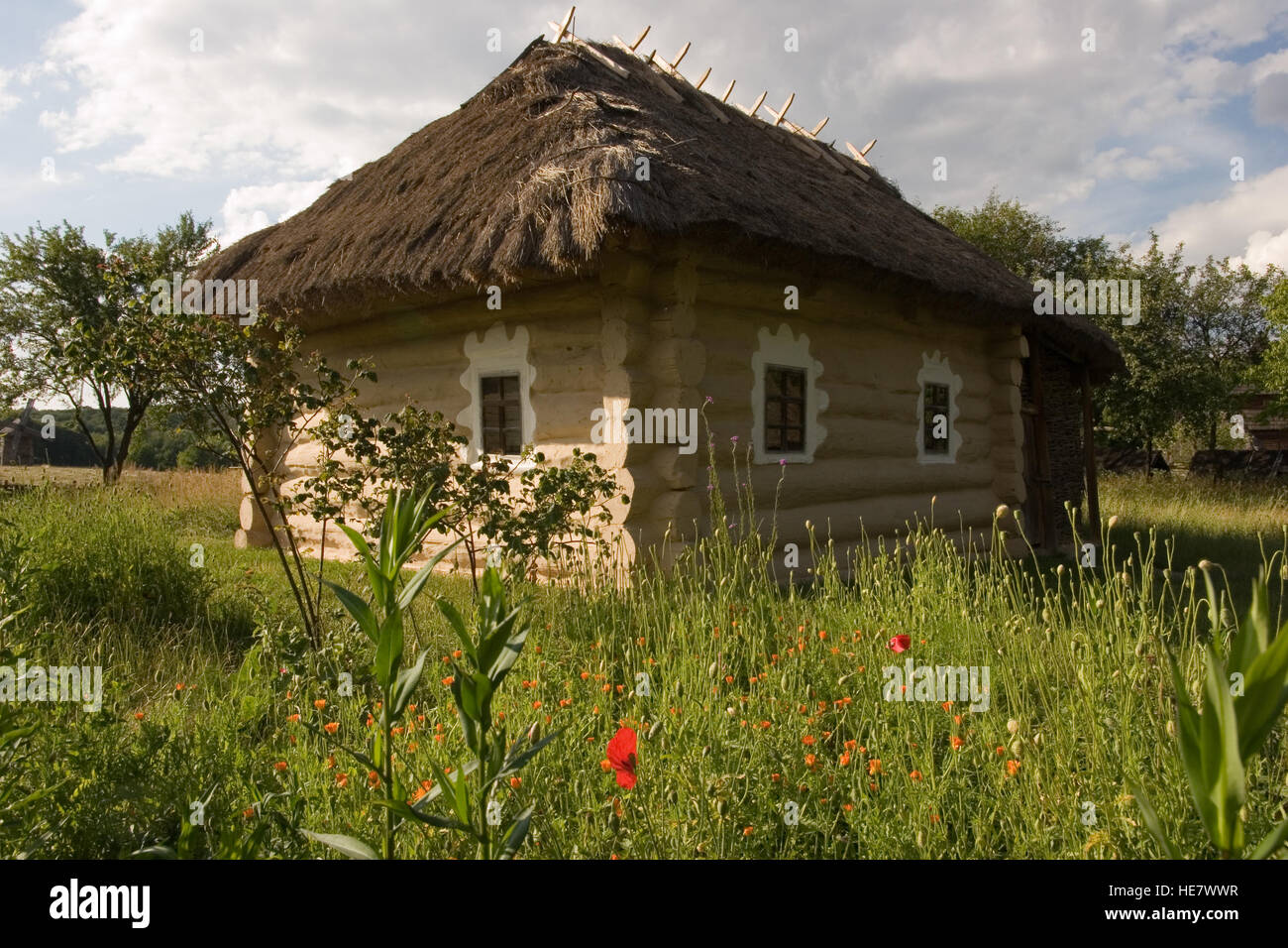 Maison de village ukrainien authentique.Un ukrainien typique maison ancienne, dans Pirogovo près de Kiev Banque D'Images