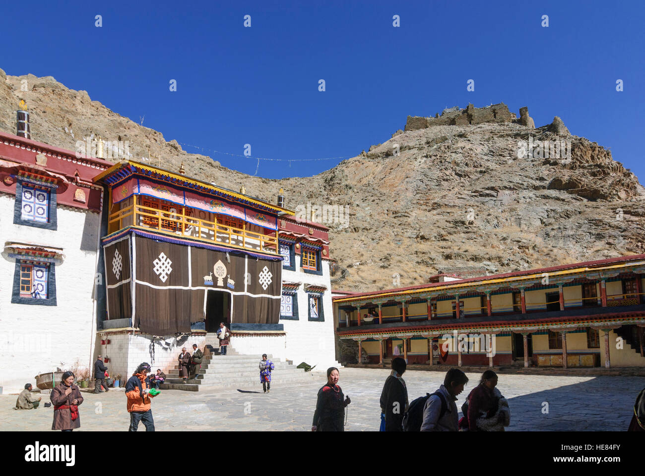 Dagtse : Sanga monastère sous le Dagtse Dzong (château), Tibet, Chine Banque D'Images