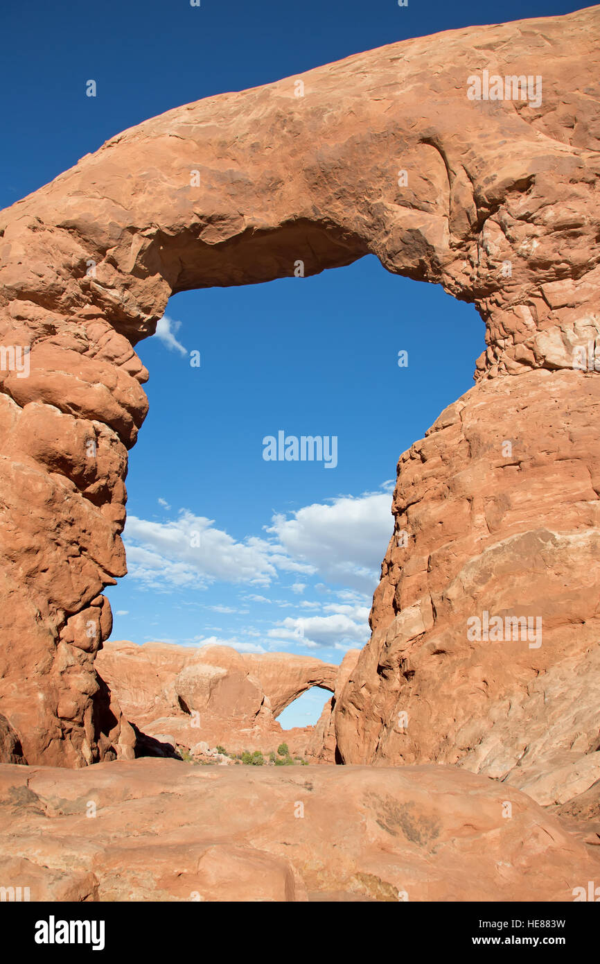 Célèbre Windows arch dans le Arches National Park, Utah, USA Banque D'Images