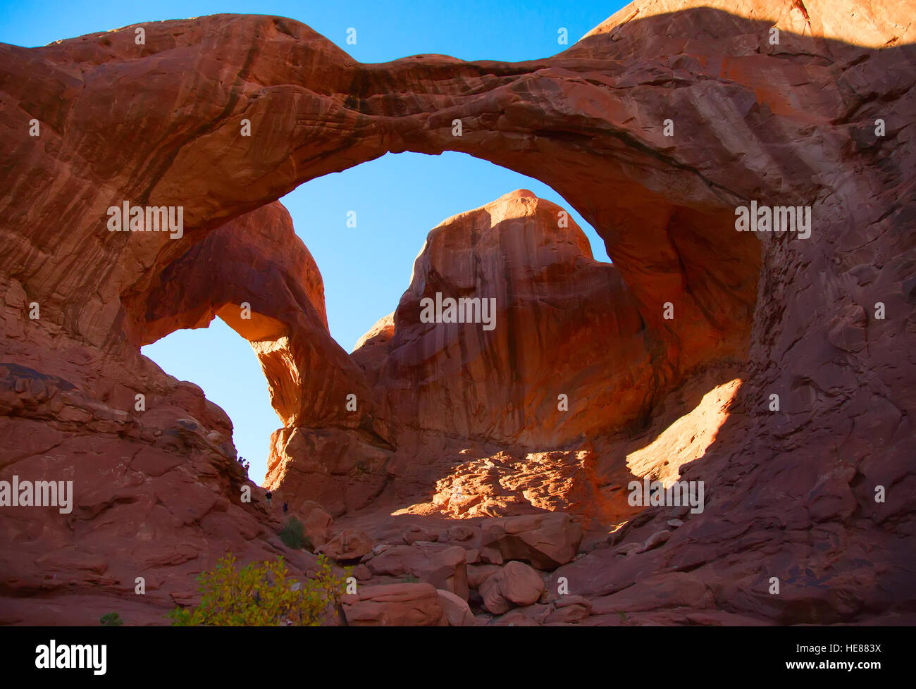 Célèbre Double Arch dans le Arches National Park, Utah, USA Banque D'Images