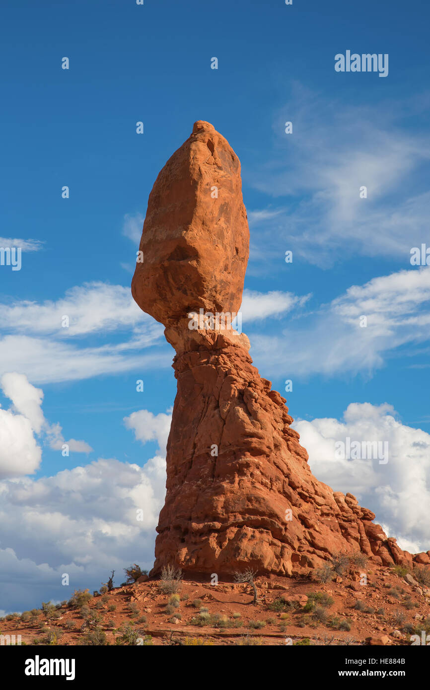 L'équilibrage célèbre rocher dans l'Arches National Park, Utah, USA Banque D'Images
