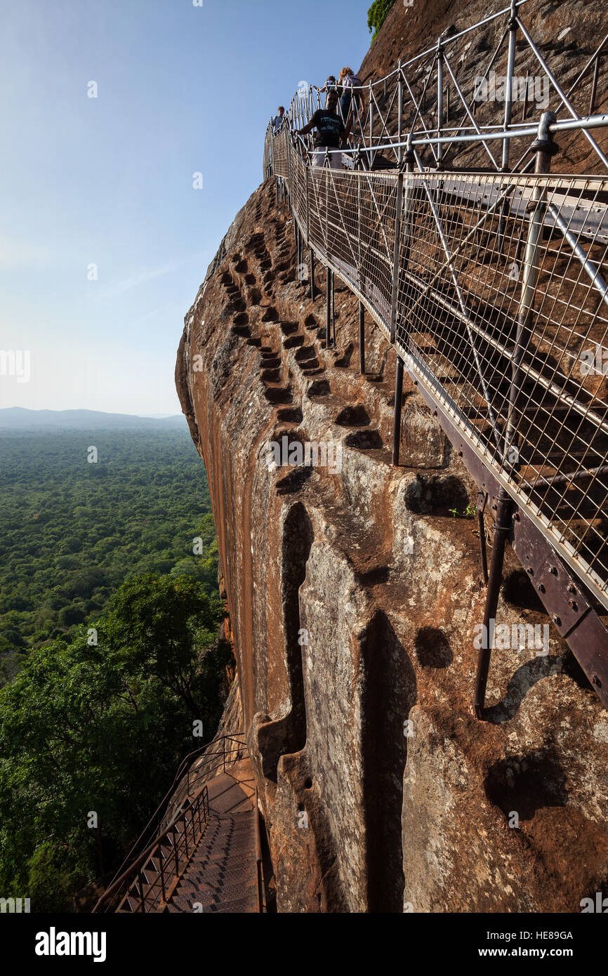 Escalier au Rocher du Lion de Sigiriya, forteresse ou rock, Province du Centre, au Sri Lanka Banque D'Images