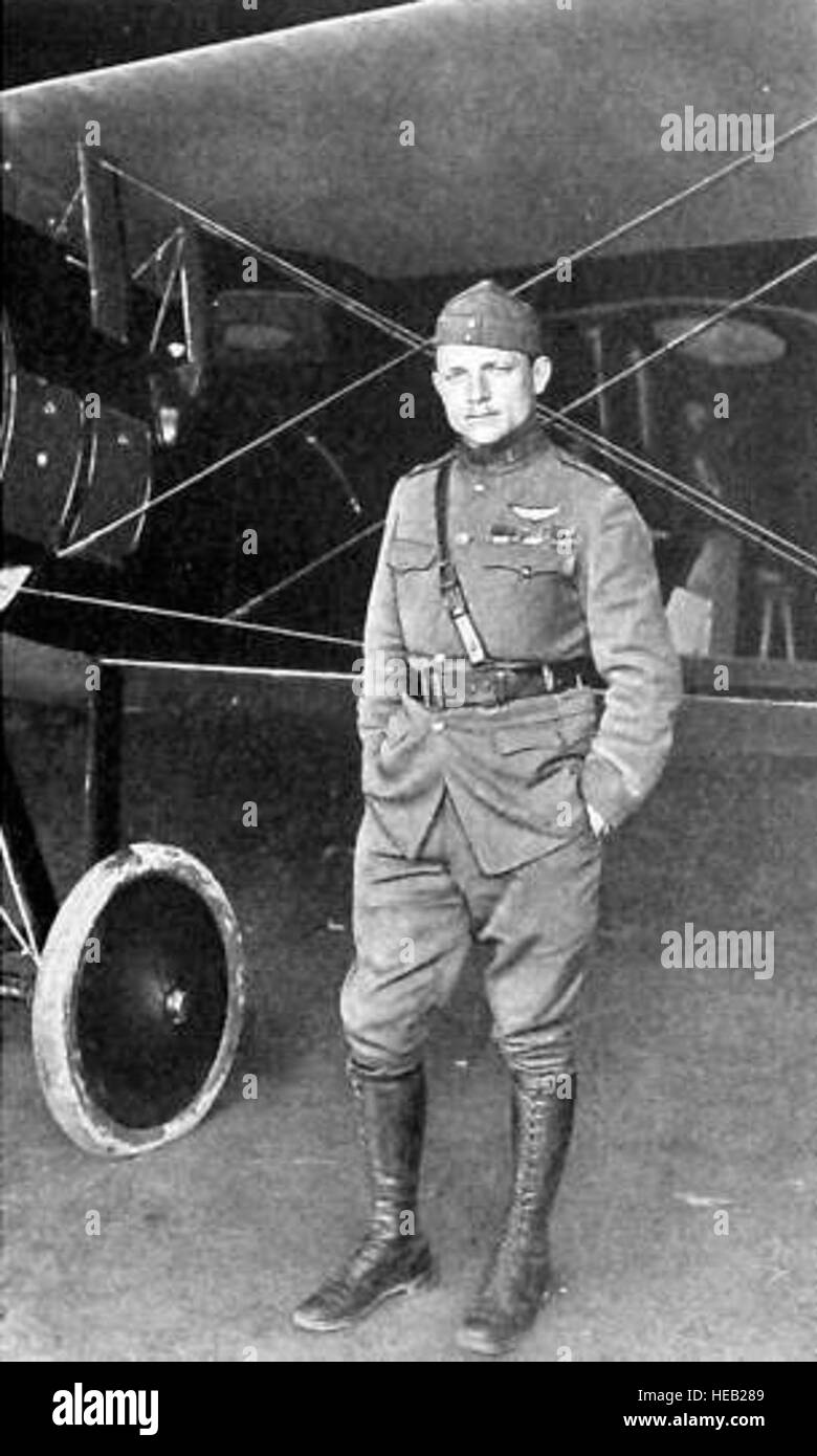 Raoul Gervais Lufbery, la troisième meilleure note American ace pour la première guerre mondiale, a été le premier Américain à atteindre le statut d'ace. Il a été membre de la célèbre escadrille Lafayette avant de transférer à l'US Air Service après l'entrée en guerre. Il a eu 17 victoires confirmées avec les Français. Banque D'Images