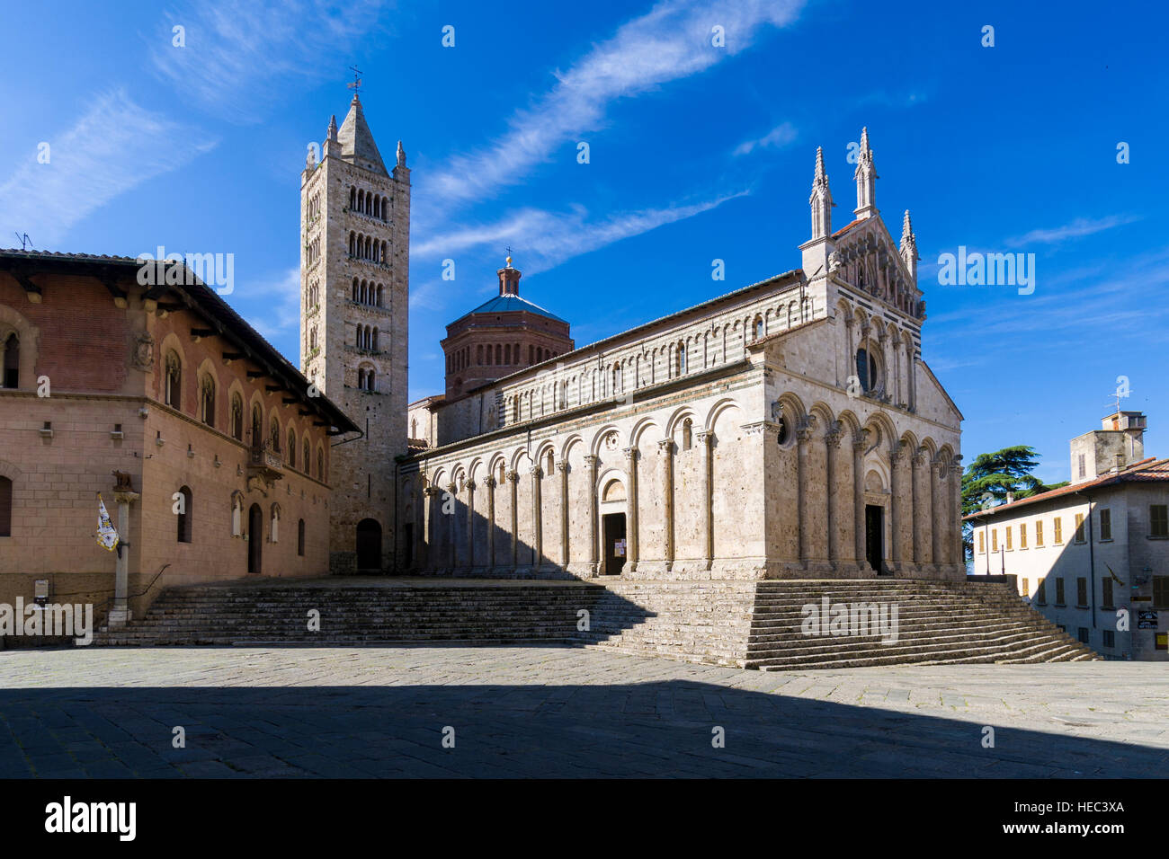 L'impressionnant bâtiment de Massa Marittima cathedral, cathédrale San Cerbone, est situé à la place principale Banque D'Images