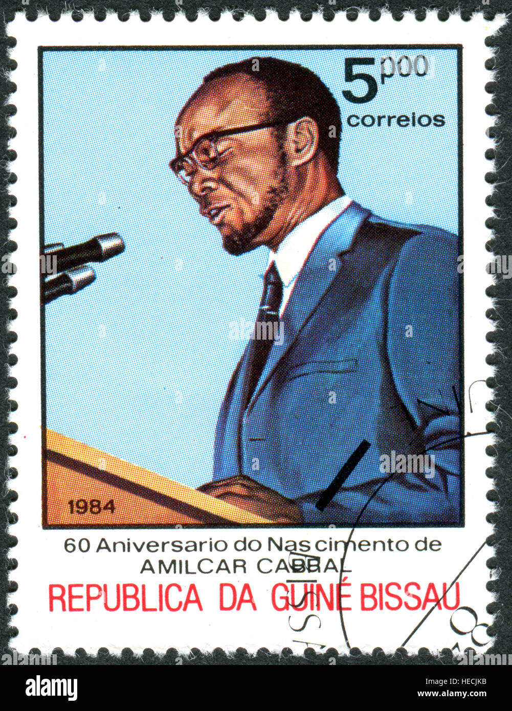 Un timbre imprimé en Guinée-Bissau, dédié à 60e anniversaire de naissance, Amilcar Cabral montre la prise de parole en public Banque D'Images