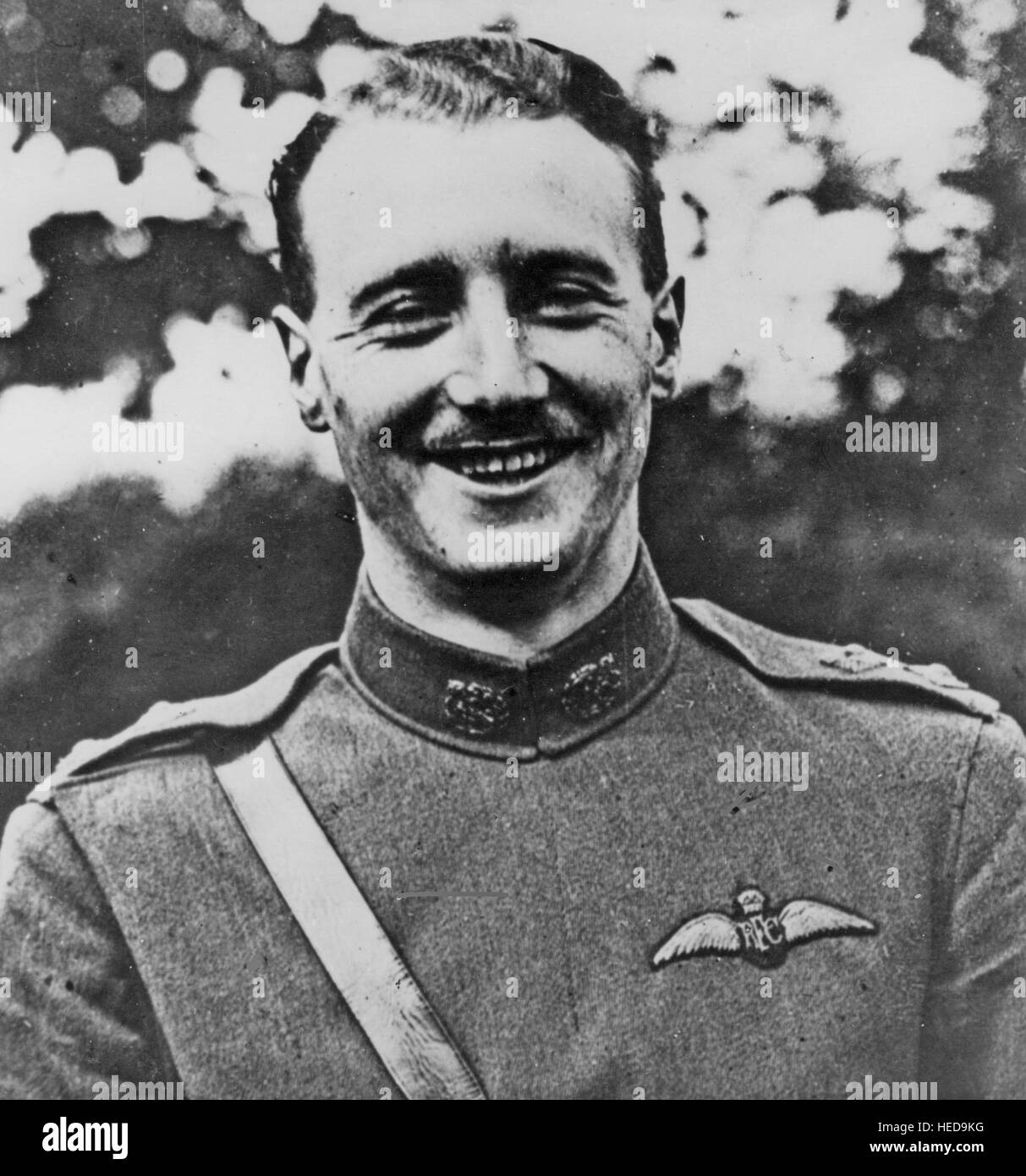 LEEFE ROBINSON CR (1895-1918) RFC pilote qui a été le premier à abattre un dirigeable allemand sur la Grande-Bretagne dans la nuit du 25 septembre 1916 2/3 Banque D'Images