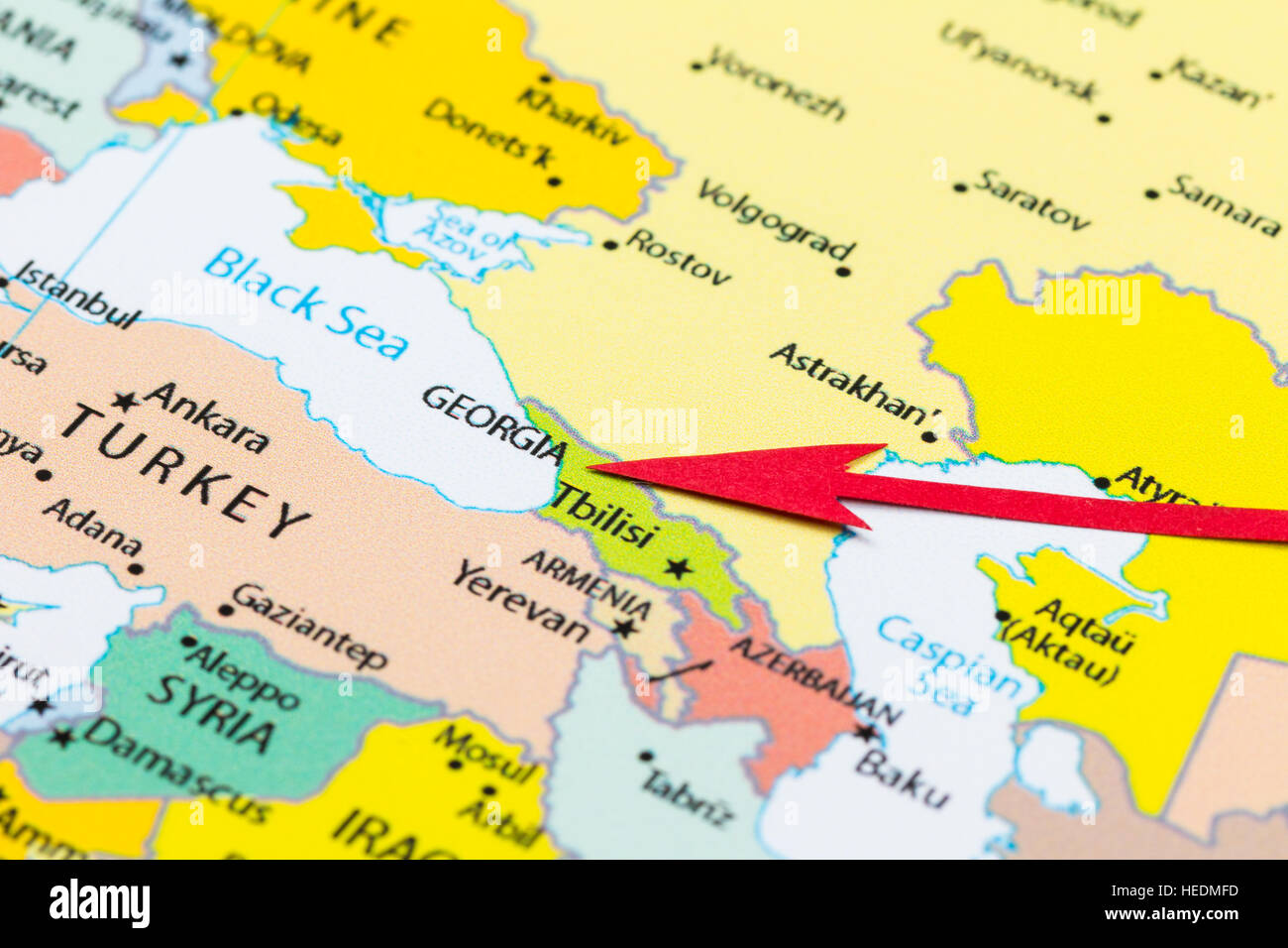Flèche rouge pointant la Géorgie sur la carte de l'Asie continent Banque D'Images
