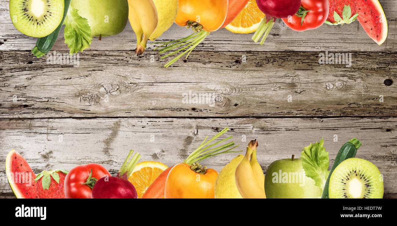 Bannière de fruits sur fond de bois Banque D'Images