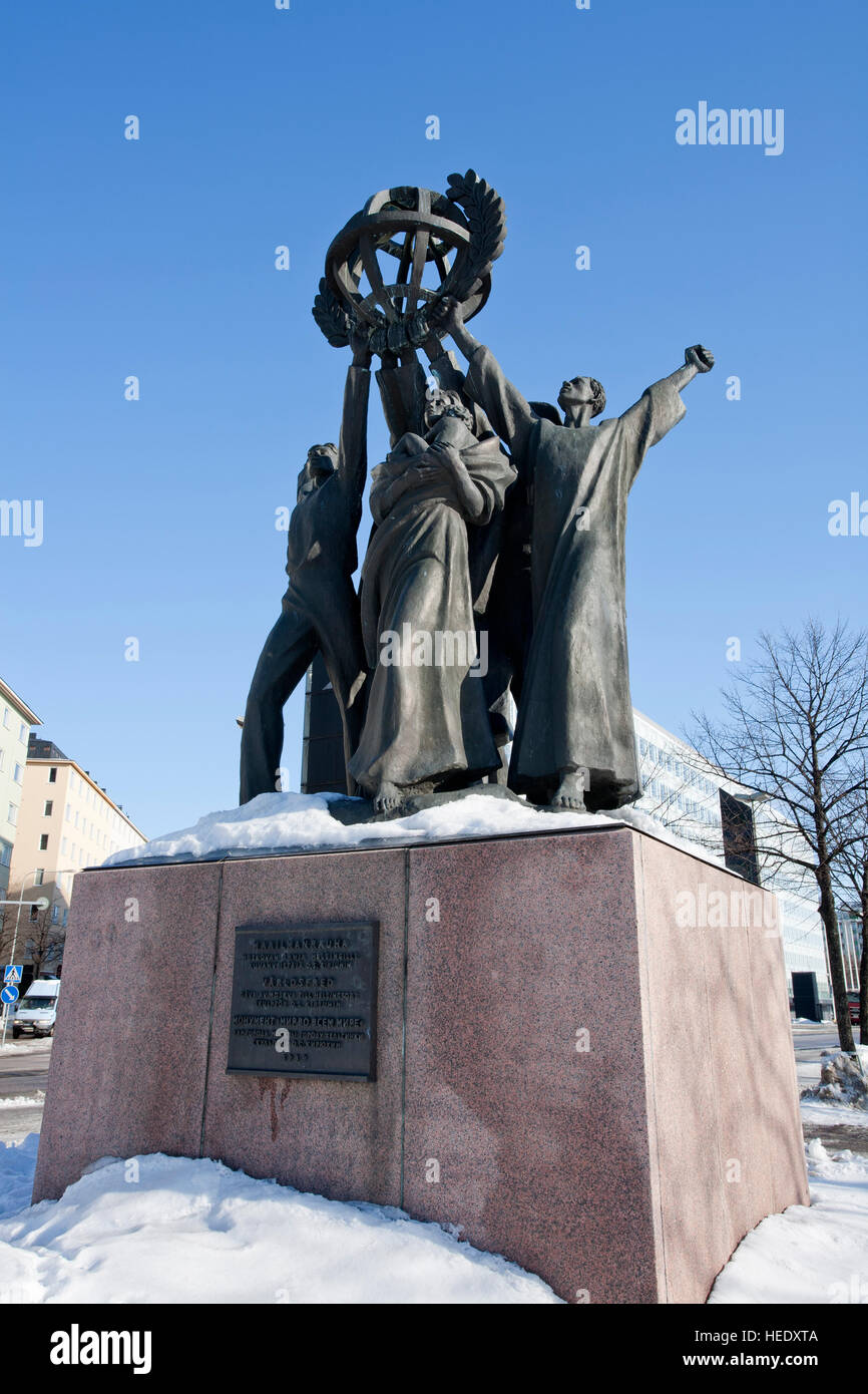 Statue de la paix mondiale à Helsinki en Finlande Banque D'Images