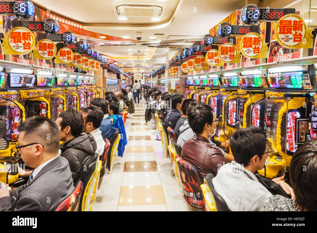 Le Japon, Honshu, Tokyo, Akihabara, Salon de Pachinko Banque D'Images