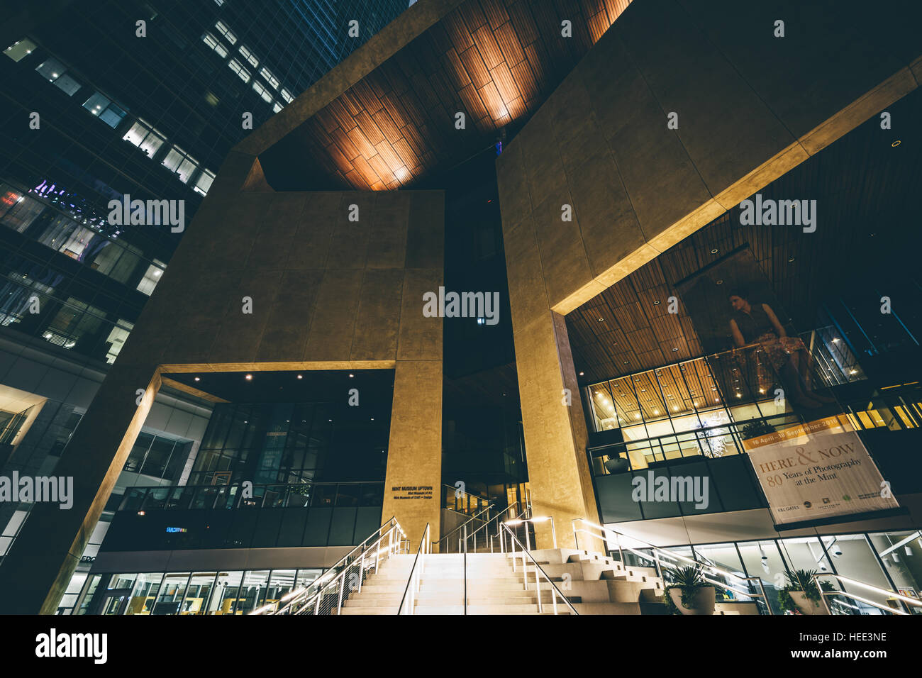 L'extérieur de la Musée de la monnaie la nuit, dans les quartiers chics de Charlotte, Caroline du Nord. Banque D'Images