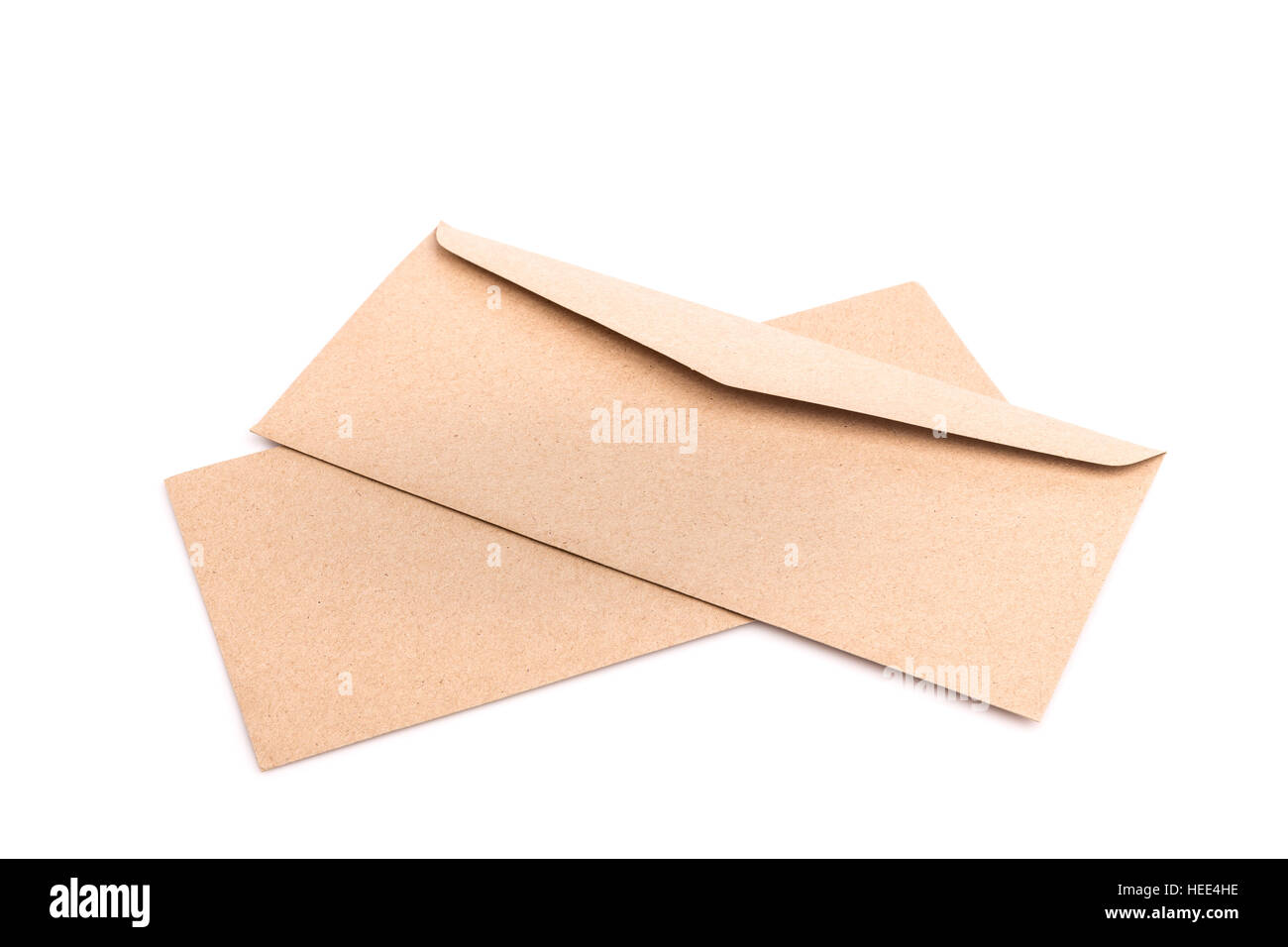Nouvelle enveloppe brune isolé sur fond blanc Banque D'Images