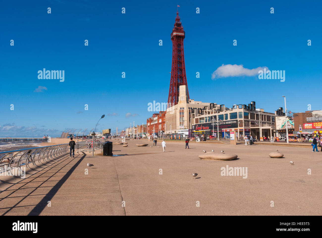 La tour de Blackpool et de Boutiques Blackpool England Banque D'Images