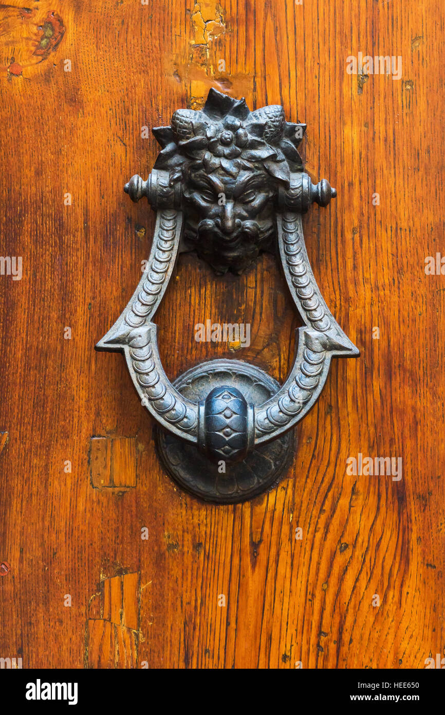Photo d'un antique doorknocker de Toscane, Italie Banque D'Images