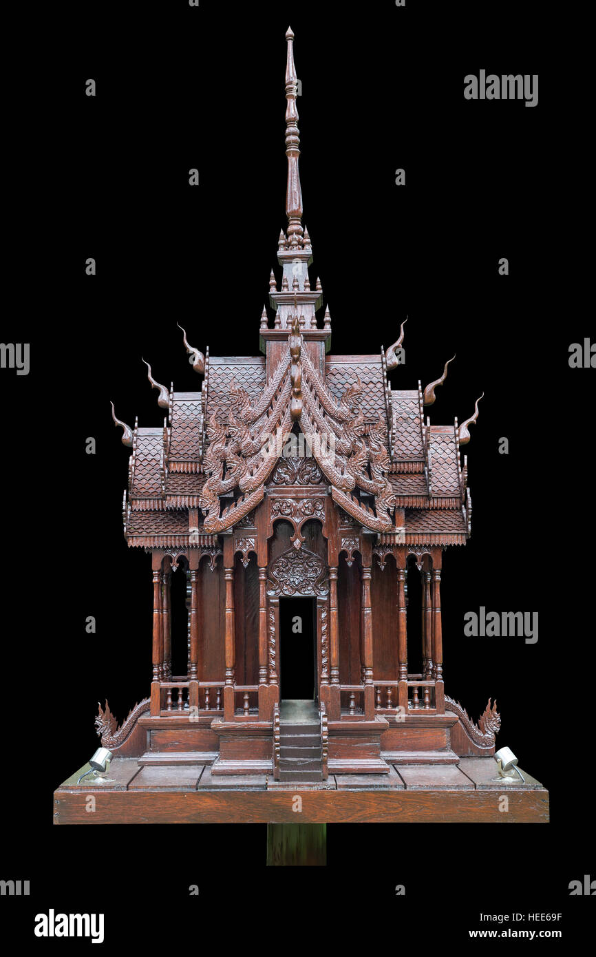 Modèle de style traditionnel Thaï house wood carving isolé sur fond blanc Banque D'Images