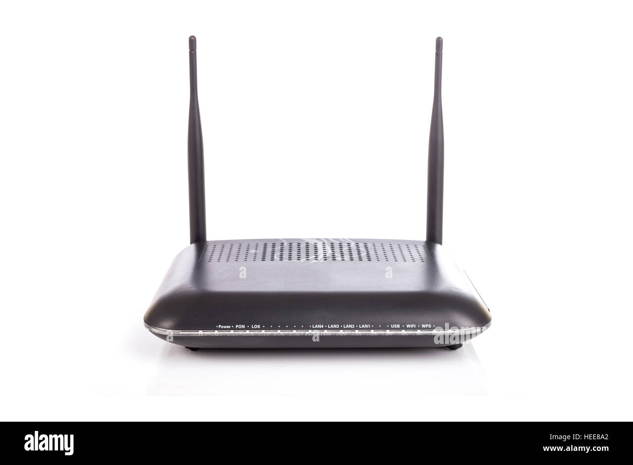 Nouveau routeur sans fil noir isolé sur fond blanc Banque D'Images Nouveau routeur sans fil noir isolé sur fond blanc Banque D'Images