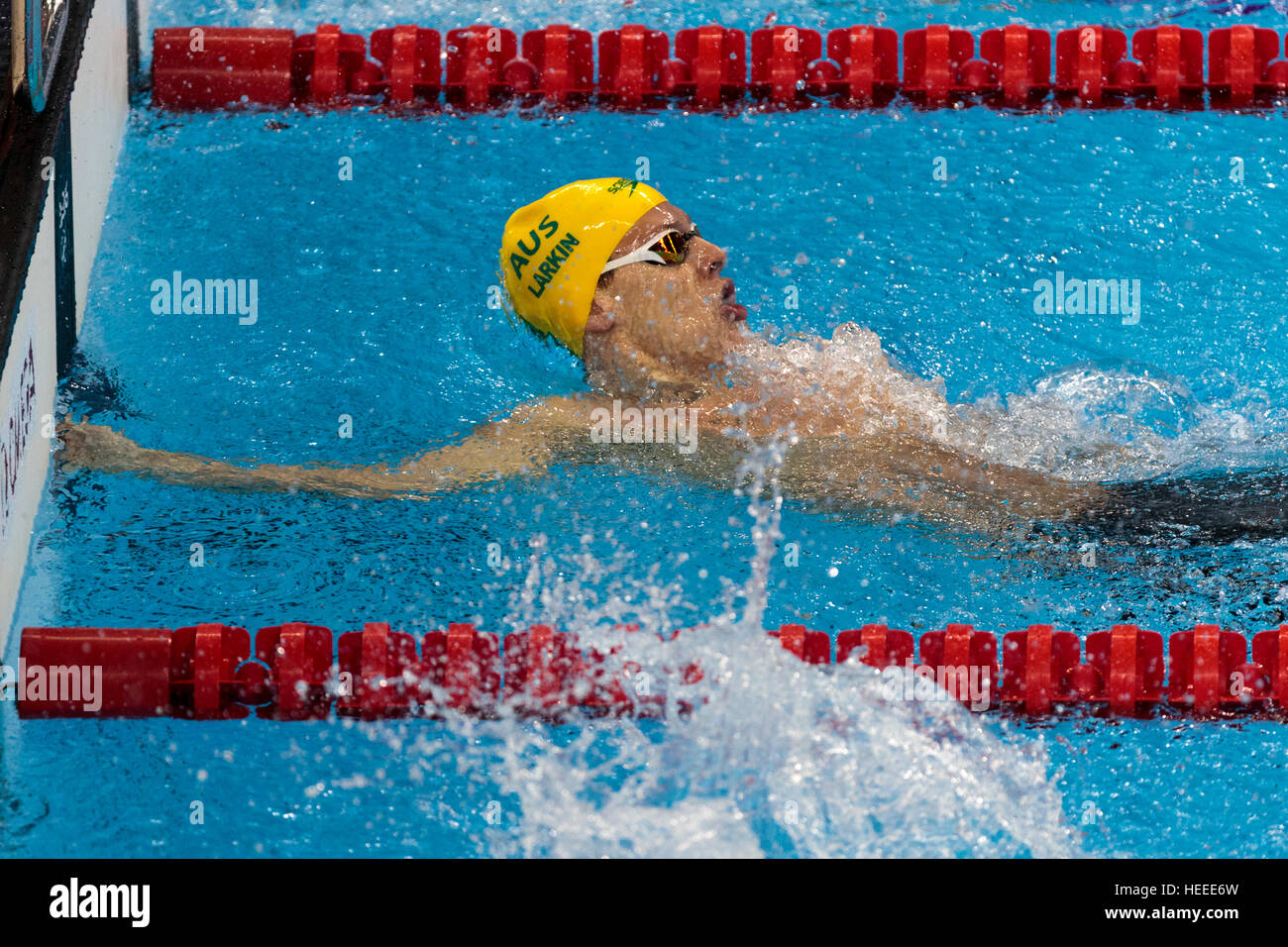 Rio de Janeiro, Brésil. 7 août 2016. Mitchell Larkin (AUS) La finition le 100 m dos à la chaleur des Jeux Olympiques d'été de 2016. ©PAUL J. Sutt Banque D'Images