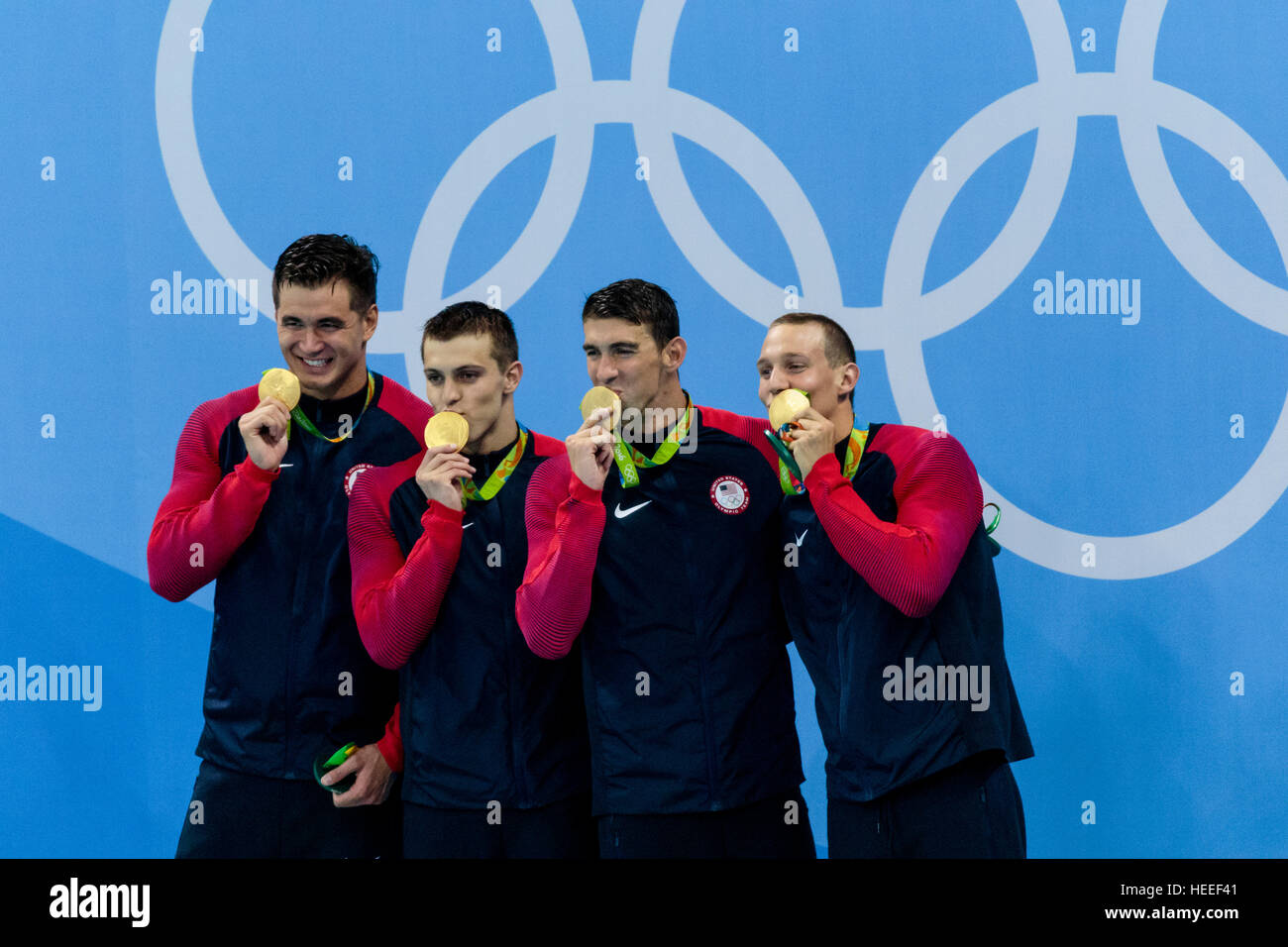 Rio de Janeiro, Brésil. 7 août 2016. Médaille d'or de l'équipe USA-winnersL-R Nathan Adrian, Ryan, Michael Phelps, Caeleb Dressel dans l'épreuve du 4 x 100 m Banque D'Images