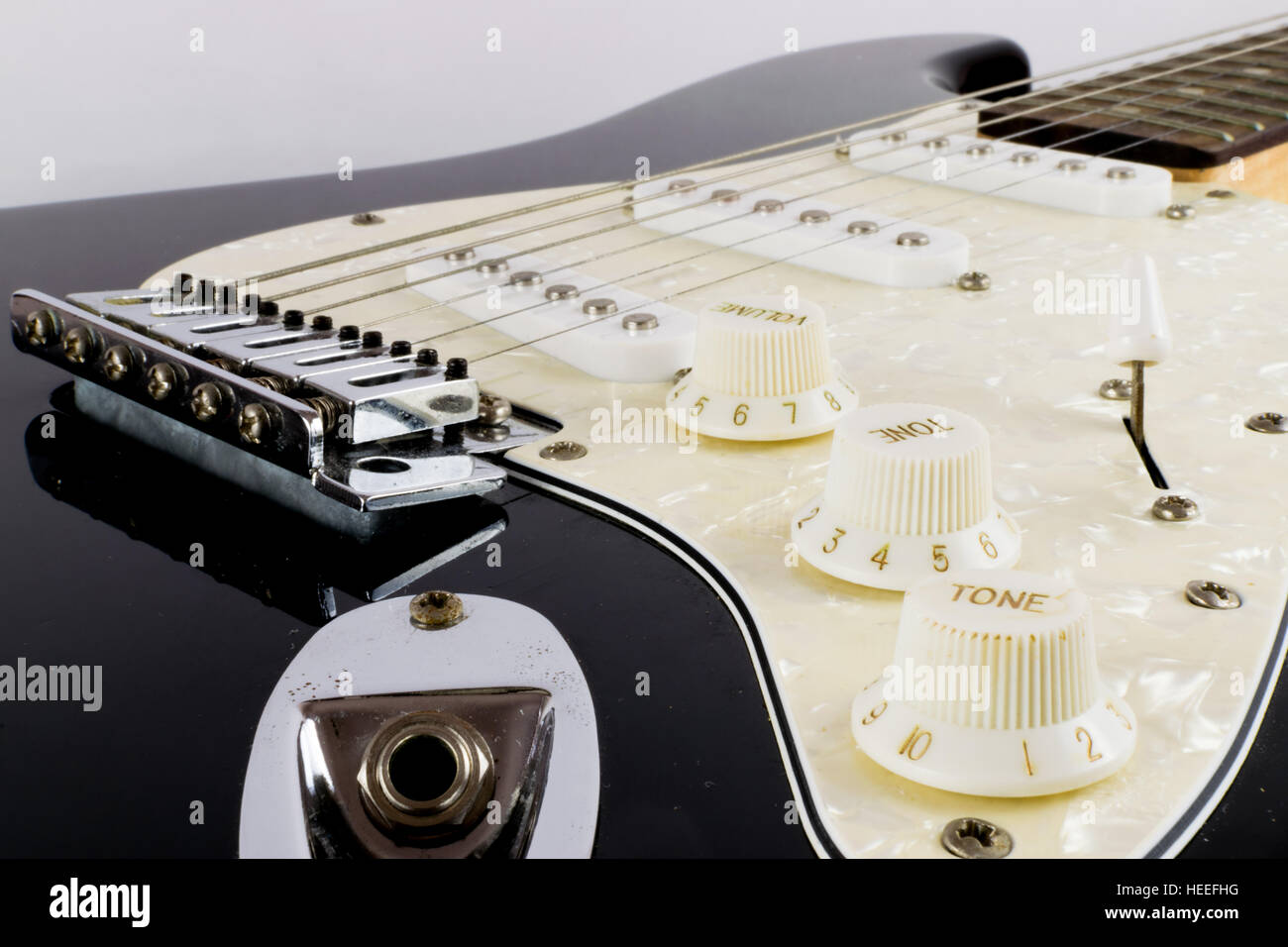 Gros plan sur une guitare électrique Fender. Banque D'Images