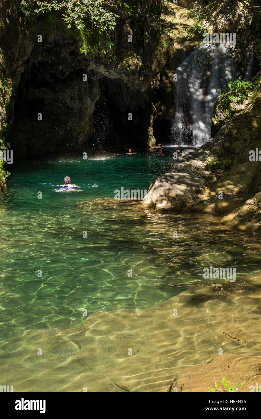 Salto de Javira sur le Rio Caballero, Trinidad, Cuba Banque D'Images