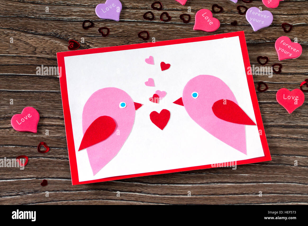 Carte De Vœux D Enfants Deux Oiseaux Et Coeur D Un Article Sur La Saint Valentin Projet D Art Pour Les Enfants Un Bricolage Pour Les Enfants Fait A La Main Photo Stock Alamy Carte De Vœux D Enfants Deux Oiseaux Et Coeur D Un Article Sur La Saint Valentin Projet D Art Pour Les Enfants Un Bricolage Pour Les Enfants Fait A La Main Photo Stock Alamy