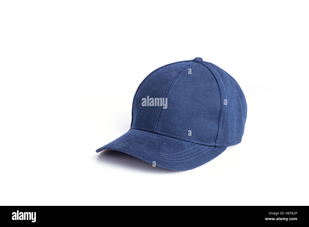 Close up new blue baseball hat isolé sur fond blanc Banque D'Images