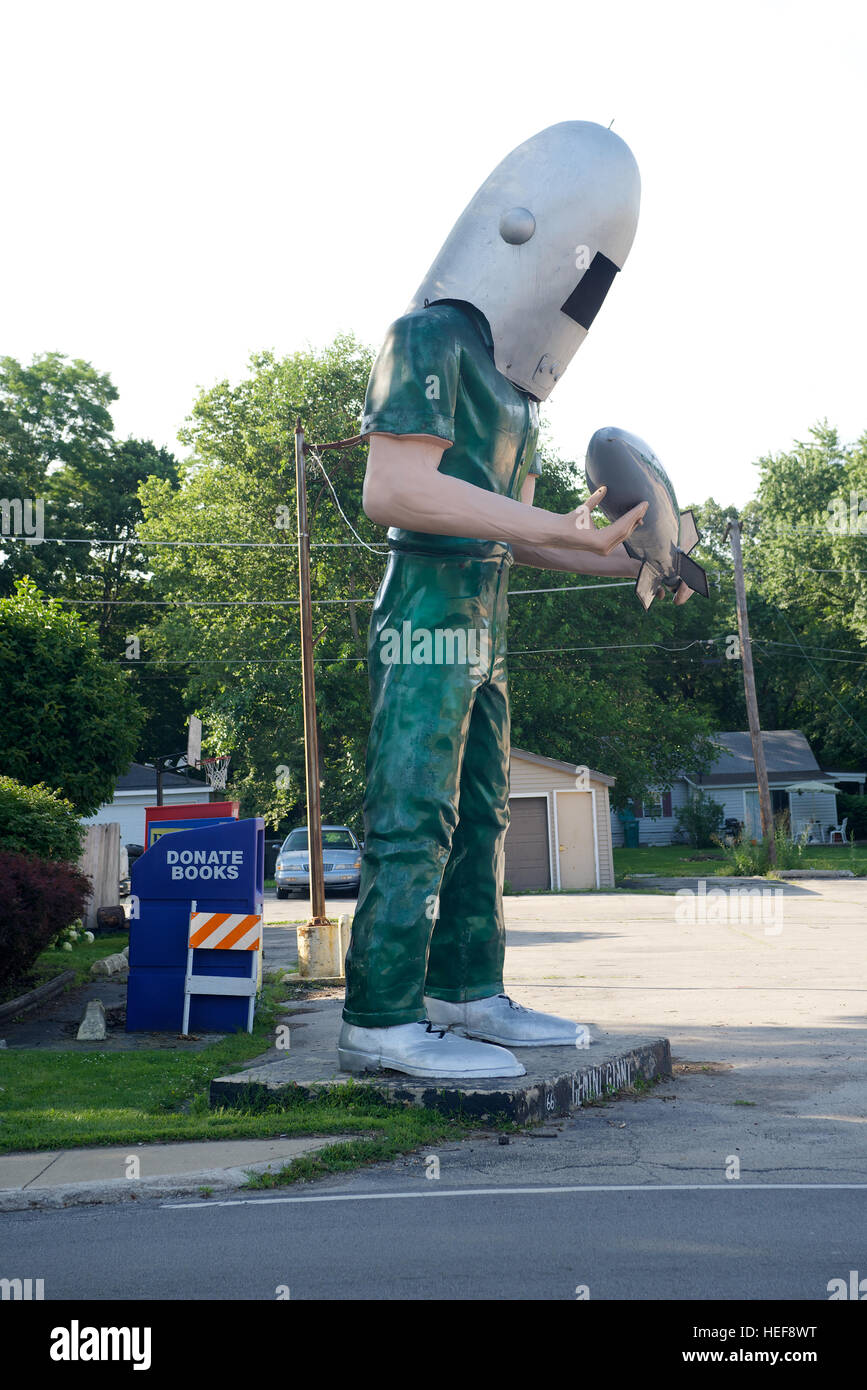 L'homme géant Gemini (Silencieux) à l'extérieur de la rampe de lancement sur la Route 66, Wilmington, Delaware, USA. Banque D'Images