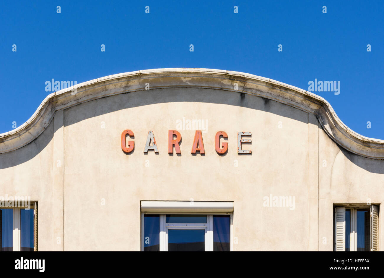 Signe de l'ancien garage de réparation d'automobiles à Tain-l'Hermitage, Drôme, Auvergne-Rhône-Alpes, France Banque D'Images