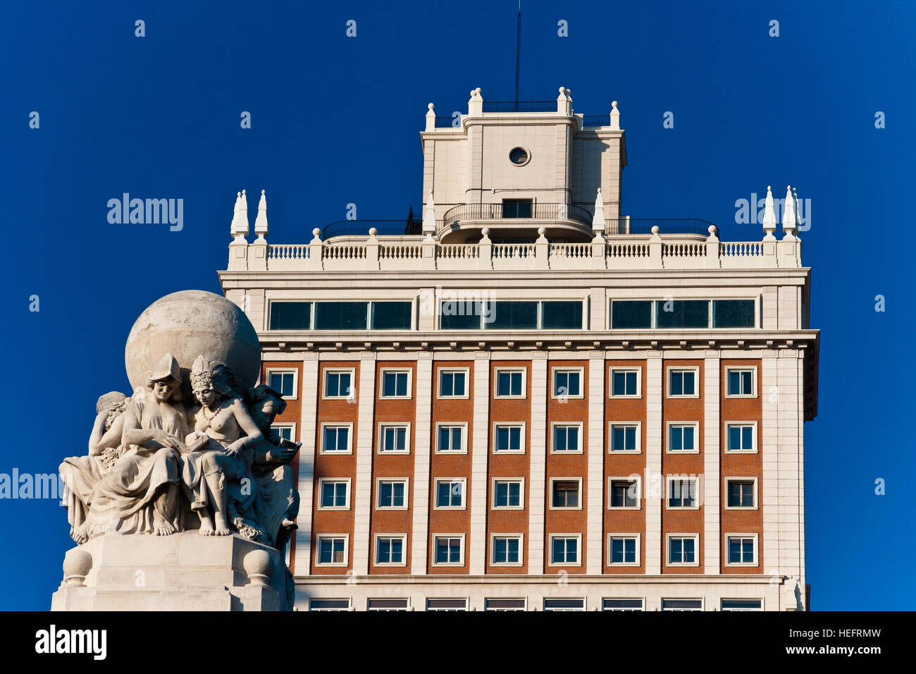 Plaza de Espana (la place de l'espagnol d'Espagne) est une grande place populaire dans le centre de Madrid, Espagne Banque D'Images