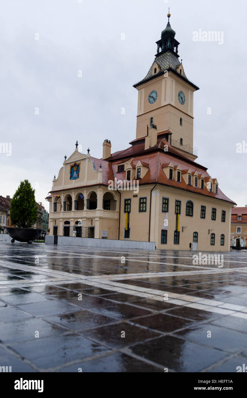 La place du Conseil, Brasov, Roumanie Banque D'Images