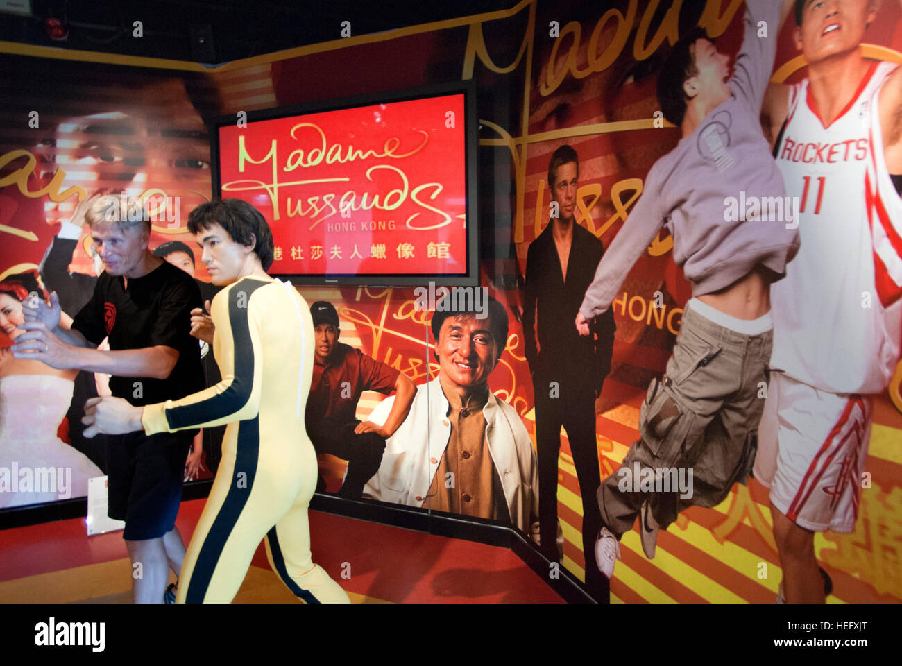 Bruce Lee figure en face de musée de cire Madame Tussaud's, la Tour de Pic, Pic Victoria, île de Hong Kong, Hong Kong, Chine Banque D'Images