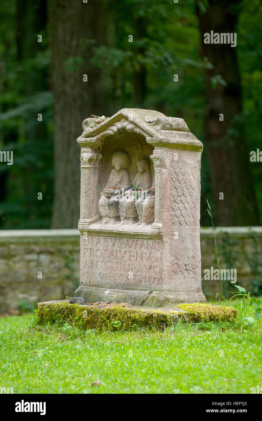 Deutschland, Kreis Euskirchen, Gemeinde Nettersheim, Tempelbezirk Pesch, im Volksmund Heidentempel genannt, auch eine aus mehreren Bauwerken bestehend Banque D'Images