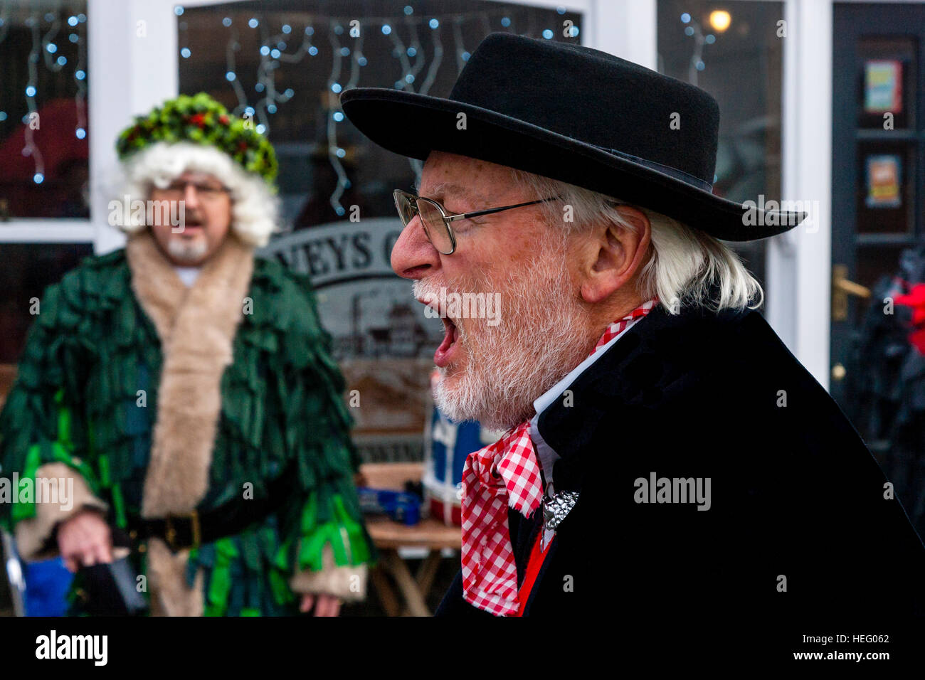 Genève à effectuer un jeu traditionnel mimée dans l'aide de la charité dans le centre-ville de Lewes, Lewes, dans le Sussex, UK Banque D'Images