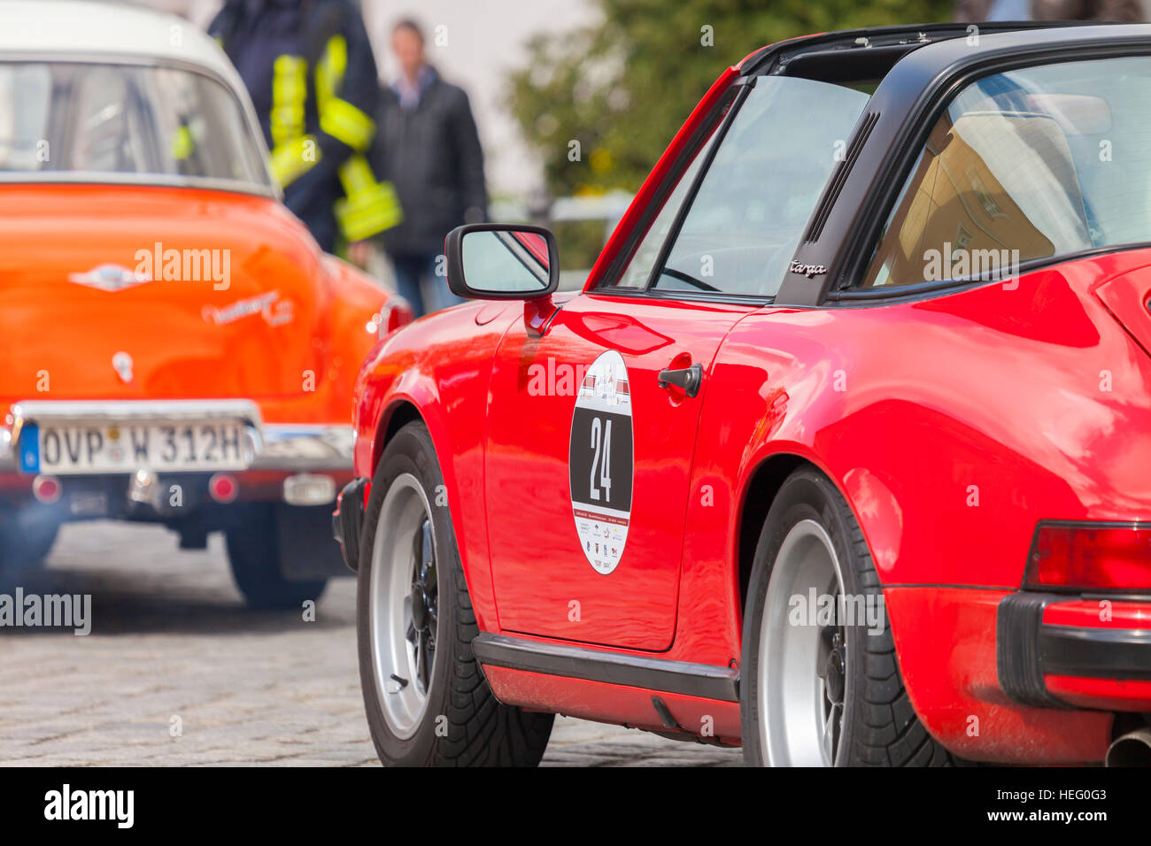 ALTENTREPTOW / Mecklembourg - Poméranie occidentale / ALLEMAGNE - Mai 2015 : Porsche 911 durs le long d'une rue sur un oldtimer festival Banque D'Images