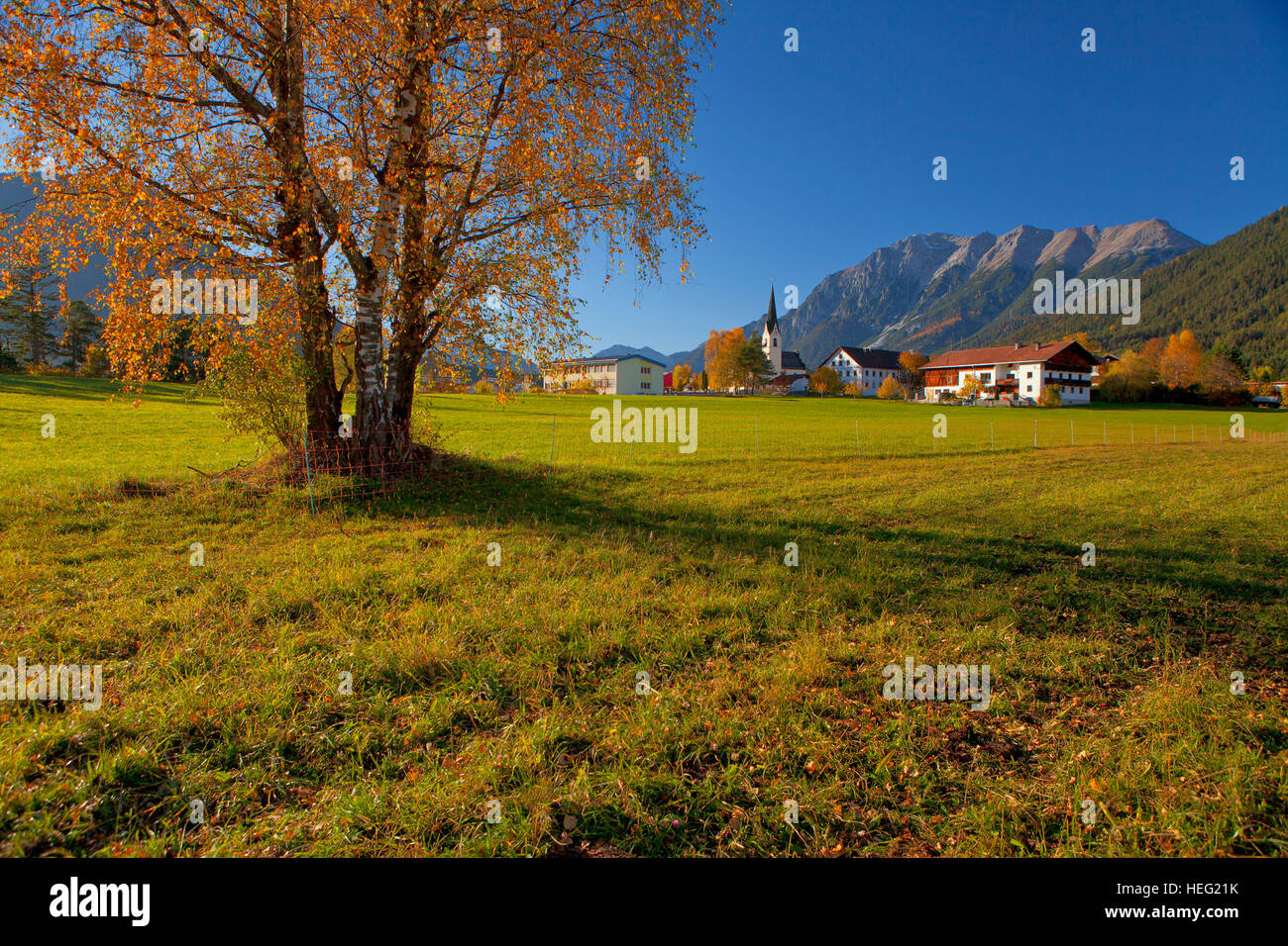 Autriche, Tyrol, Obsteig (village) avec Wetterstein Banque D'Images