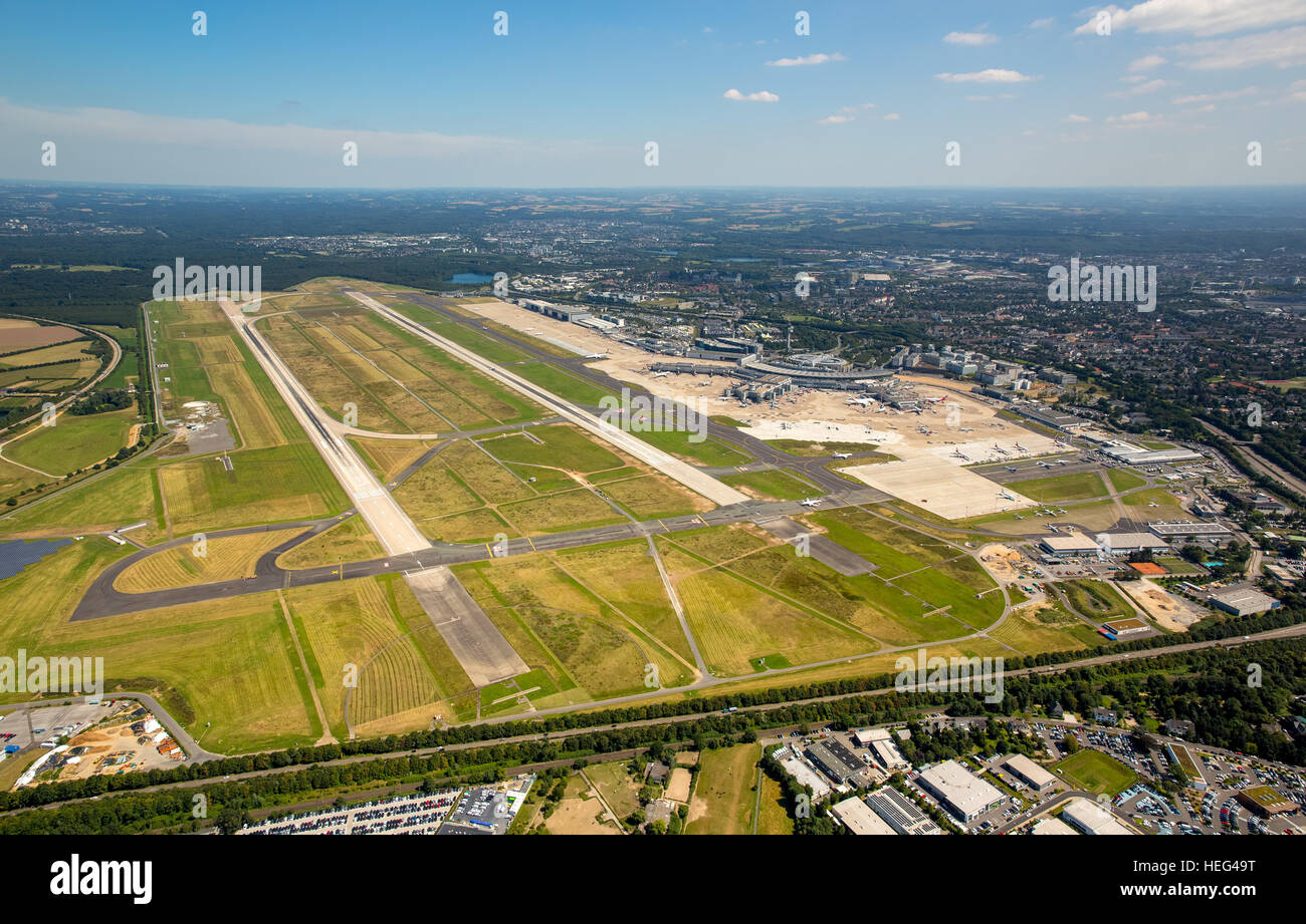 Vue aérienne, sommaire des pistes 05L et 05R, l'aéroport de Düsseldorf, Düsseldorf, Rhénanie-du-Nord - Westphalie, Airport Banque D'Images