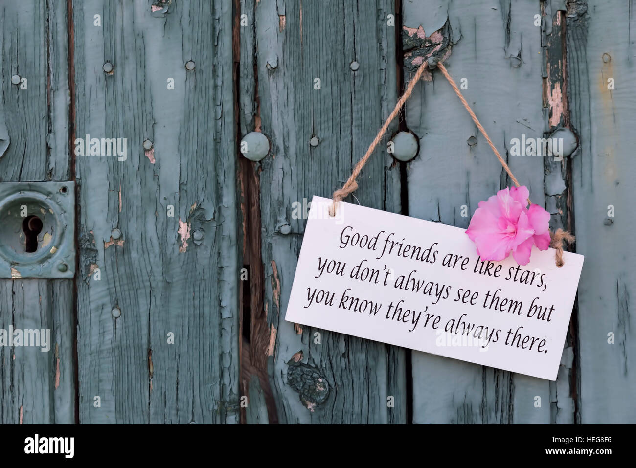 AMIS SONT LA Famille We Choisir en Bois Cœur Suspendu Friendship Plaque
