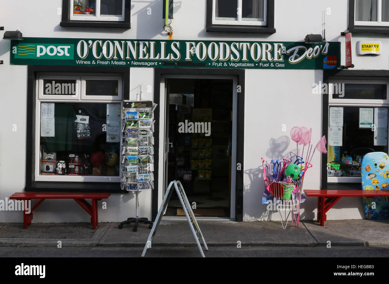 O'Connell's Foodstore - un magasin général et bureau de poste dans le village de Portmagee, comté de Kerry, Irlande. Banque D'Images