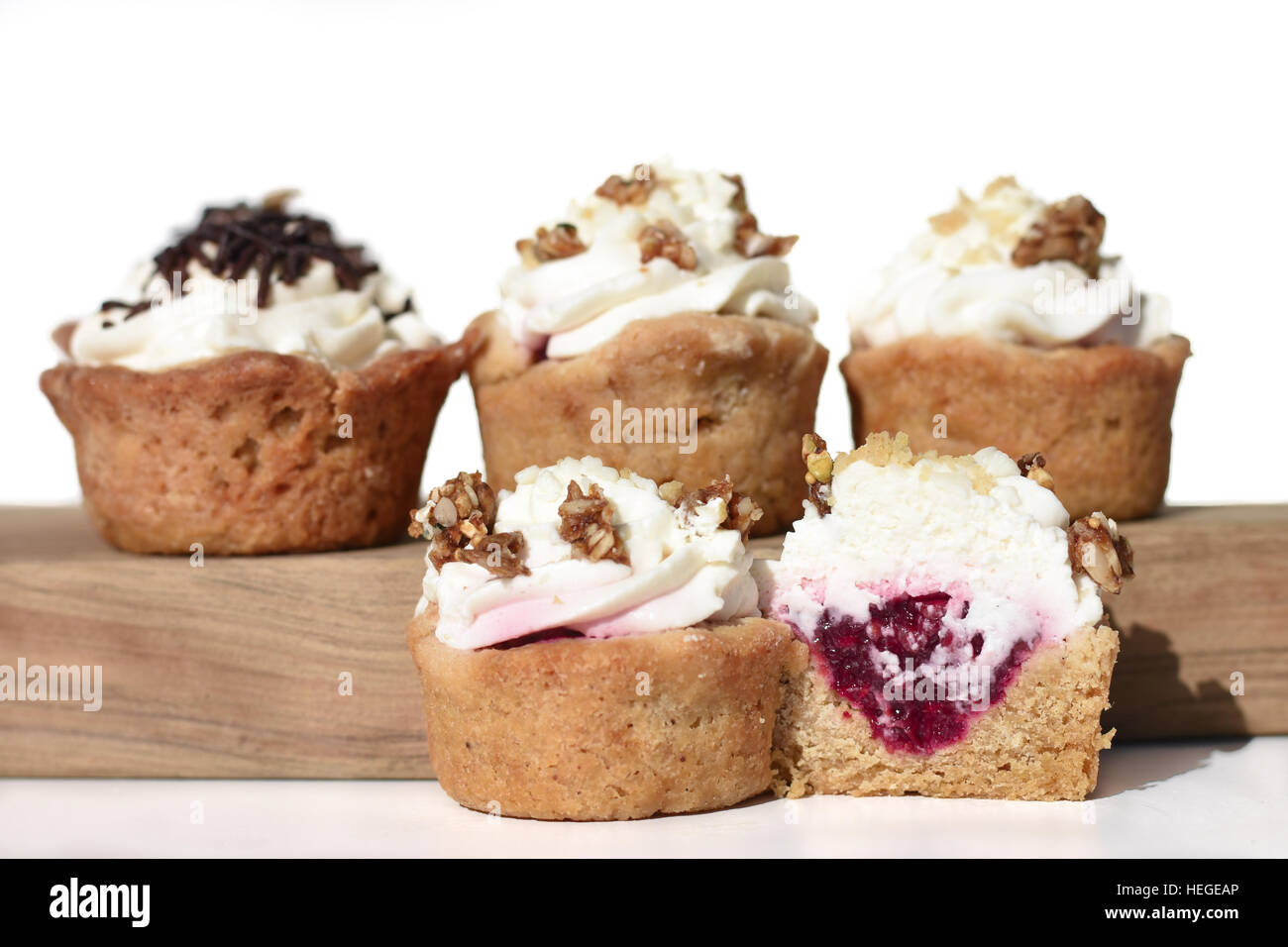 Le yogourt et les Cupcakes Framboise Banque D'Images