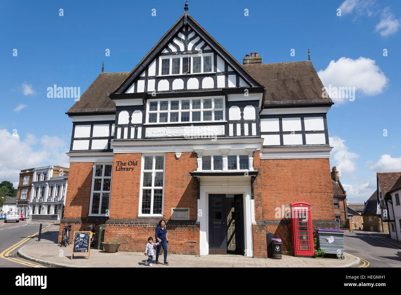 L'ancienne bibliothèque, ancienne Croix, Hertford, Hertfordshire, Angleterre, Royaume-Uni Banque D'Images