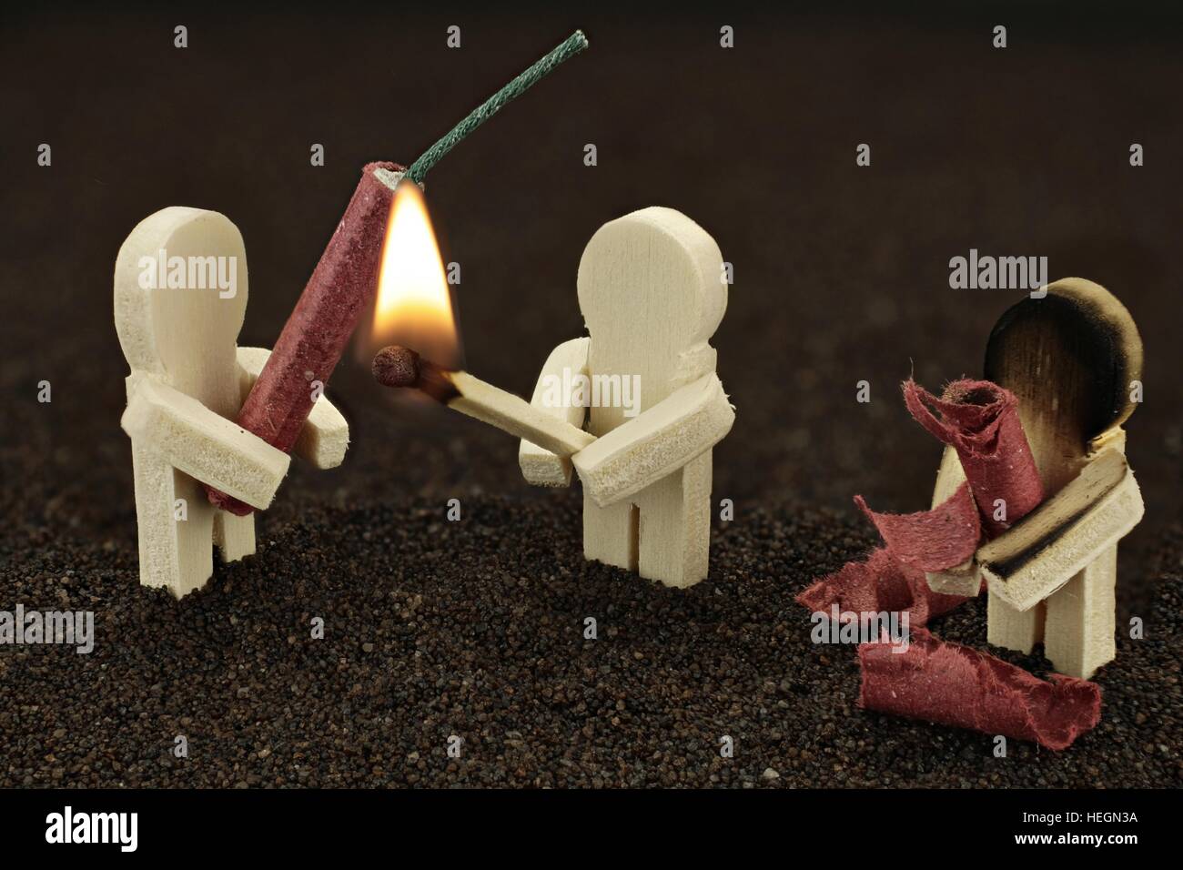 Faites attention avec Fireworks - c'est dangereux et peut causer des blessures graves Banque D'Images