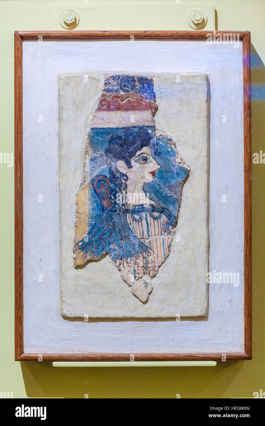 HERAKLION, GRÈCE - 3 août 2012 : la célèbre fresque 'Parisienne' sur le mur de le musée archéologique d'Héraklion Banque D'Images