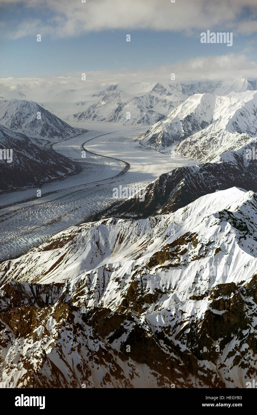 Une photo aérienne de la Matanuska Glacier dans Chrugach la Forêt nationale d'Alaska aux États-Unis. La Chugach National Forest est un 6 908 540 acres 27 958 km2 LOC Banque D'Images