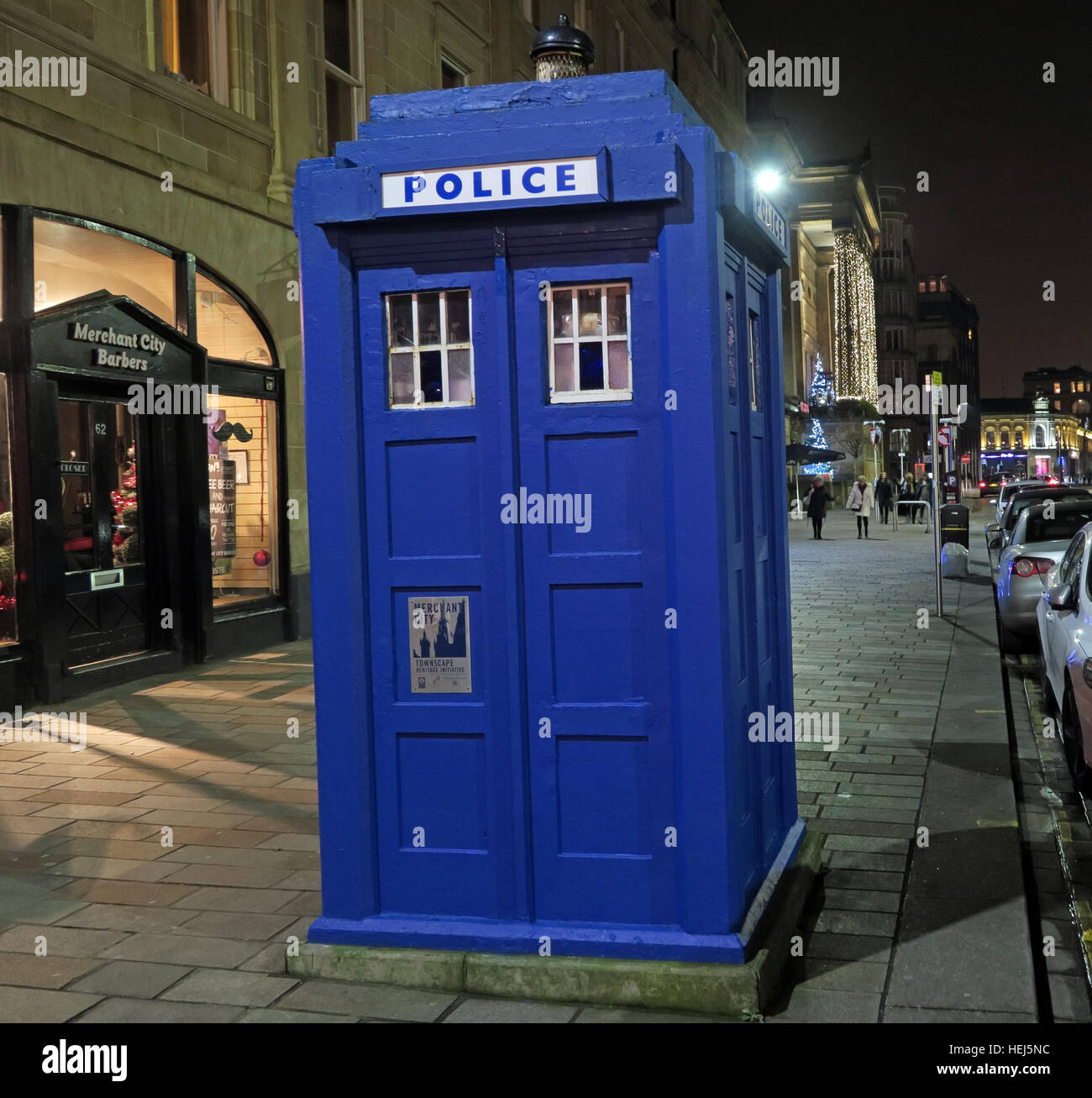 Dr qui Policebox,Bleu Wilson St, Glasgow, Écosse, Royaume-Uni la nuit Banque D'Images